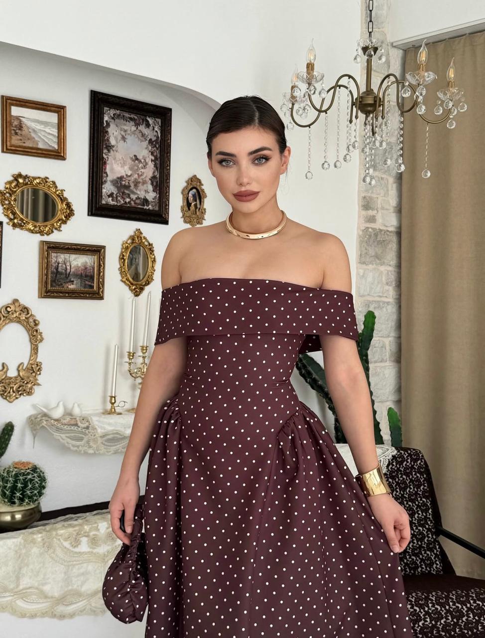 Off-shoulders Dress